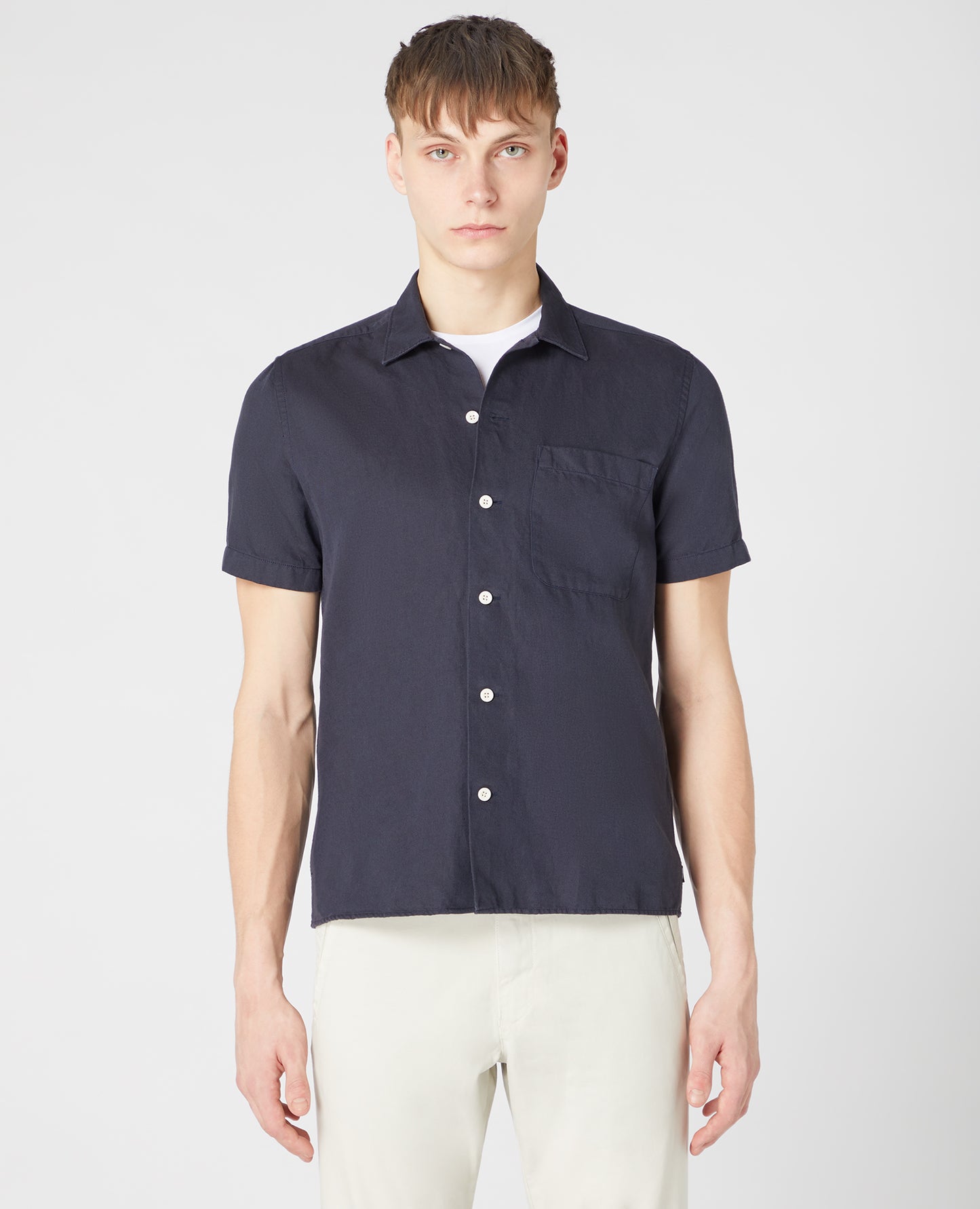 Tapered Fit Linen-Blend Short Sleeve Shirt