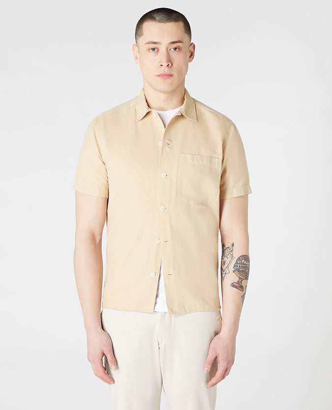 Tapered Fit Linen-Blend Short Sleeve Shirt