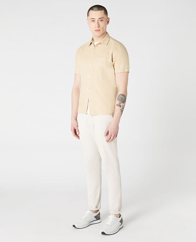 Tapered Fit Linen-Blend Short Sleeve Shirt